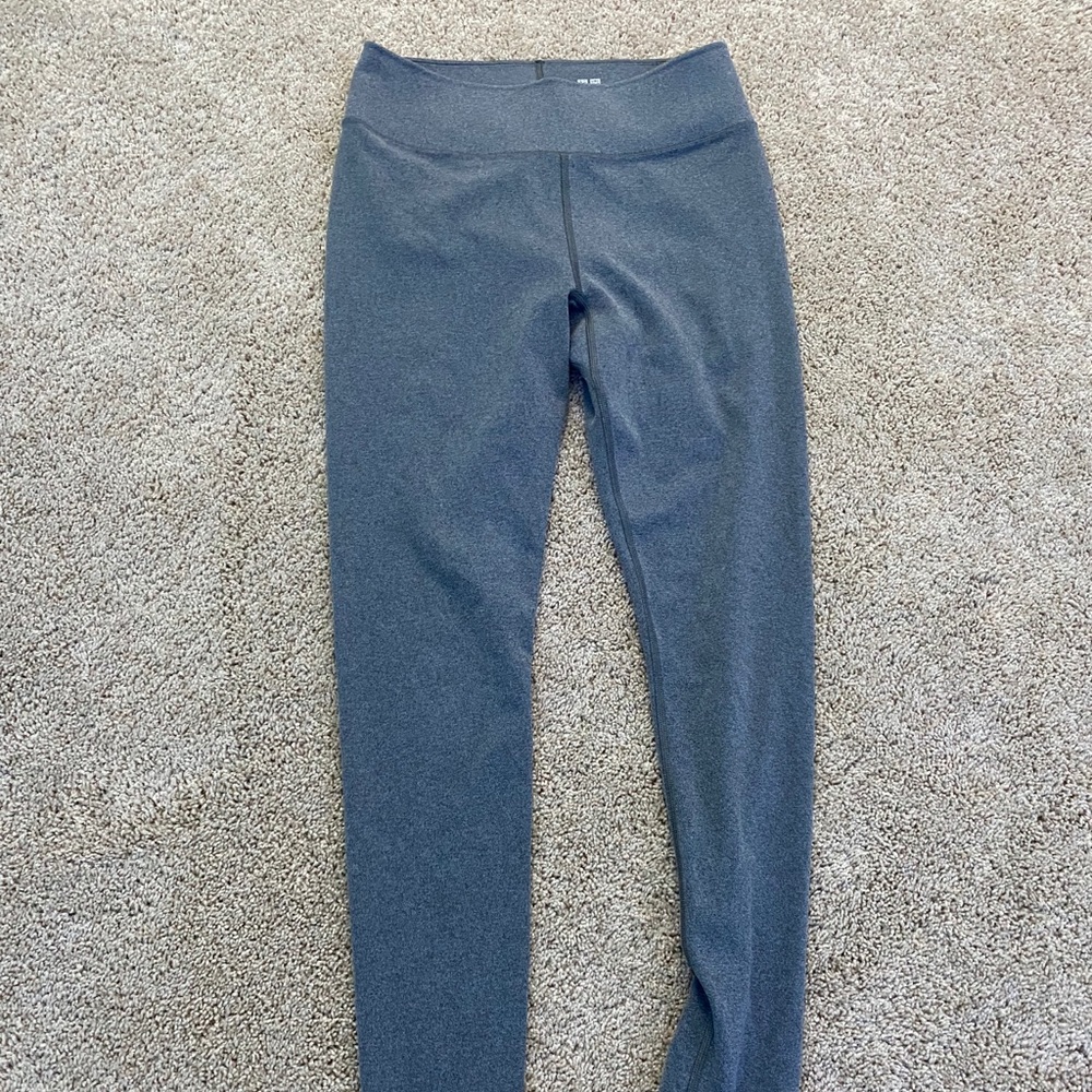 gray leggings